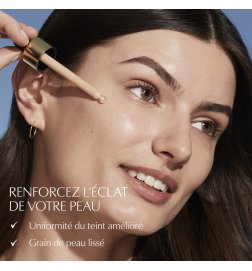 Futuristisches Teint-Serum - Leichtes Make-up SPF 20 Futuristisches Teint-Serum - Leichtes Make-up SPF 20